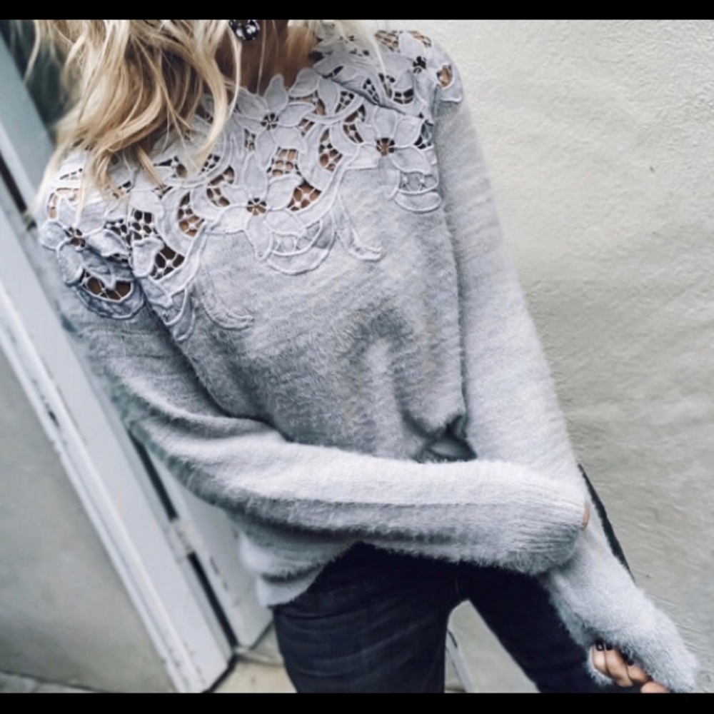 Lace Yoke Cozy Knit Sweater - Light Gray